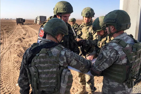 Türk-Rus birliklerinden 8'inci ortak kara devriyesi