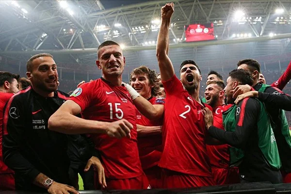 Türkiye grup liderliği için sahada