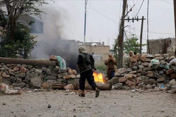 Yemen'de Husilerin SİHA saldırısında 6 sivil öldü