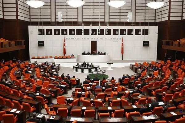 Yeni vergi düzenlemesiyle ilgili teklifin birinci bölümündeki 10 madde daha kabul edildi