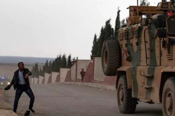 YPG yandaşları, devriye sırasında yine Türk askerine saldırdı!