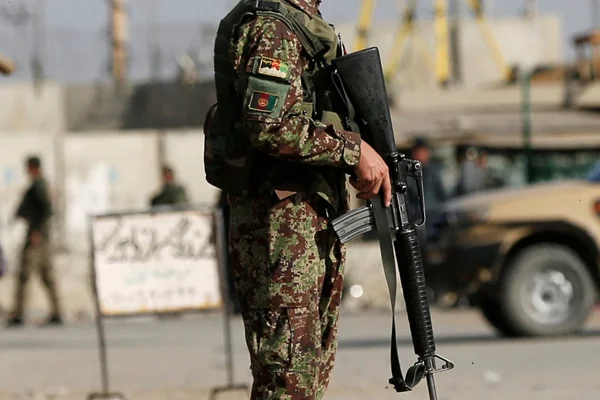 Afganistan'da bir eve havan saldırısı: Ölüler var
