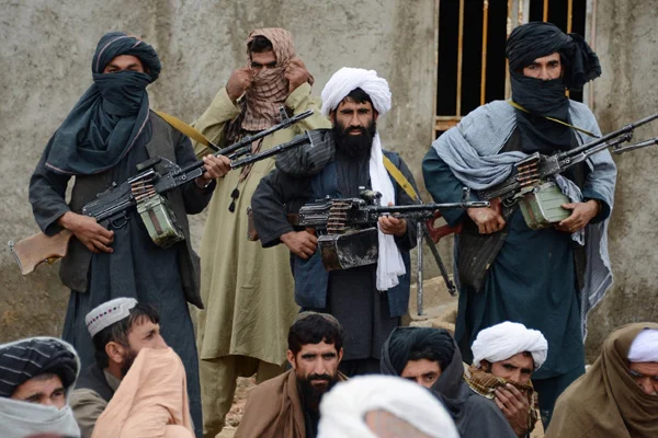 Afganistan Tahran'a Taliban ile görüştüğü için tepkili