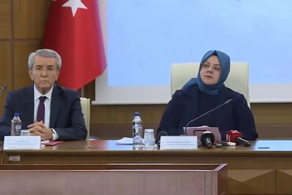 Asgari ücret rakamına itiraz edip, canlı yayını terk etti