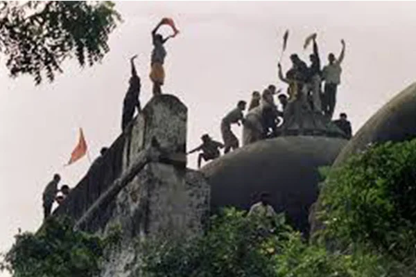 Babri Camisi'nin yıkımına katılan Hindu, Müslüman oldu: 90 cami inşa etti