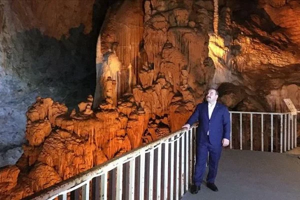 Bakan Varank Gilindire Mağarası'nda incelemede bulundu