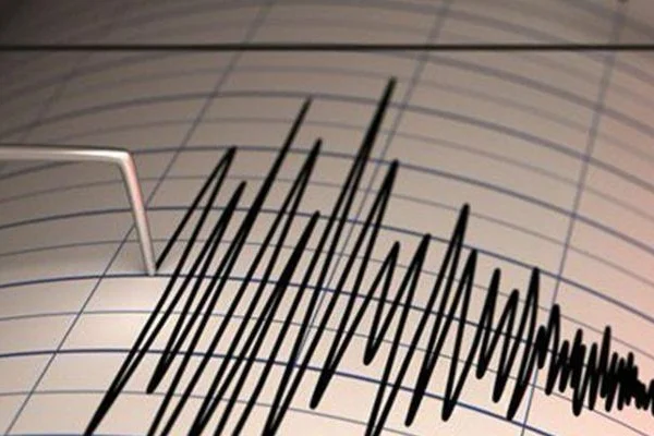 Balıkesir'de art arda şiddetli deprem! İstanbul'da da hissedildi