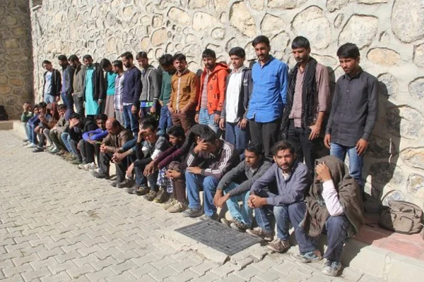 Başkale'de 39 göçmen yakalandı