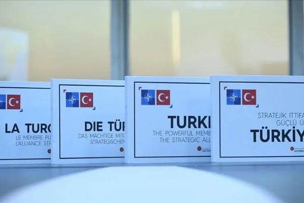 Başkan Erdoğan'dan liderlere 'Stratejik İttifakın Güçlü Üyesi Türkiye' kitabı