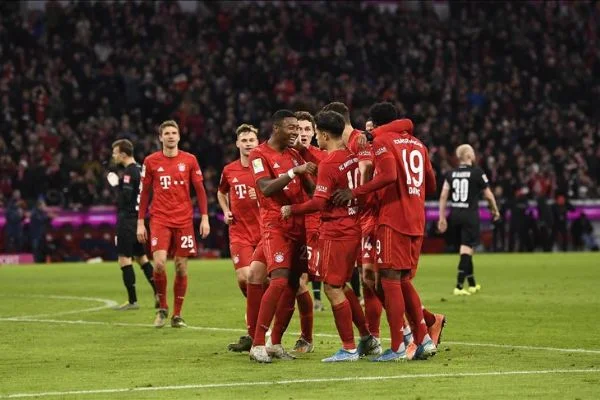 Bayern Münih iki hafta sonra sahadan galip ayrıldı