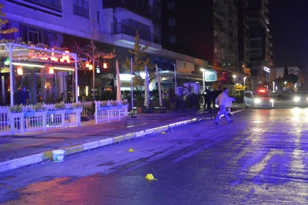 Beylikdüzü'nde silahlı saldırı: 2 yaralı