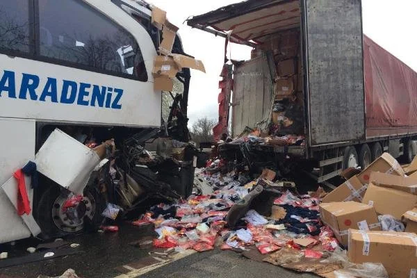 Çankırı'da feci kaza: Onlarca yaralı var