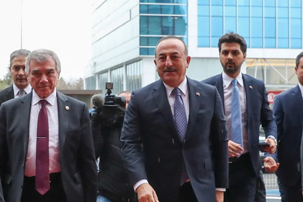 Çavuşoğlu'ndan CHP'ye ''tezkere'' ziyareti