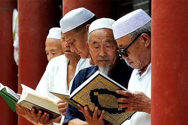 Çin'den, Kur'an ve İncil'le ilgili tepki çekecek karar