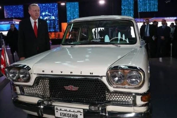 Cumhurbaşkanı Erdoğan, Devrim Aracını inceledi
