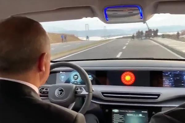 Cumhurbaşkanı Erdoğan 'Türkiye'nin Otomobilini' test etti