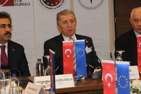 Cumhurbaşkanlığı İstişare Kurulu Üyesi Köksal Toptan toplantı sırasında fenalaştı