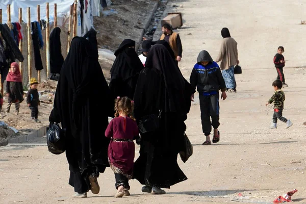 Danimarka, vatandaşı olan IŞİD'lilerin çocuklarını istemiyor