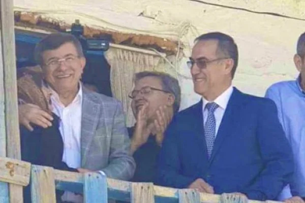 Davutoğlu'nun partisinin kurucularından olacaktı: İhsan Özkes kararından vazgeçti