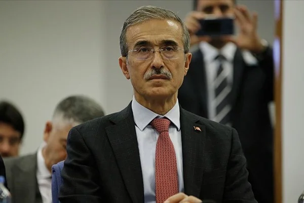 Demir: Milli savaş uçağının filo olarak kullanılması 2028-2029 gibi düşünülüyor