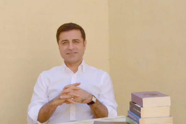 Demirtaş'tan ''Davutoğlu'' ve ''Babacan'' açıklaması