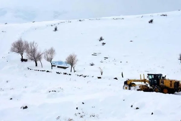 Doğu Anadolu'da 280 köy ve mahalle yolu ulaşıma kapandı
