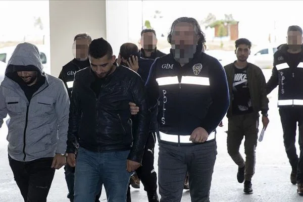 Edirne'den Yunanistan'a kaçmaya çalışan 5 FETÖ şüphelisi yakalandı