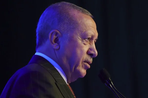 Erdoğan'dan kadınlara 'siyaset' çağrısı