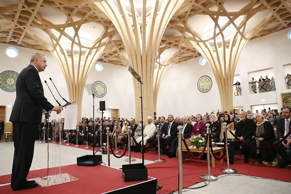 Erdoğan: DEAŞ'lının İslam ile alakası yoktur ve onlar bizden değildir
