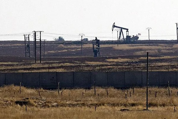 Esed rejimine ait petrol ve doğal gaz tesislerine İHA saldırısı