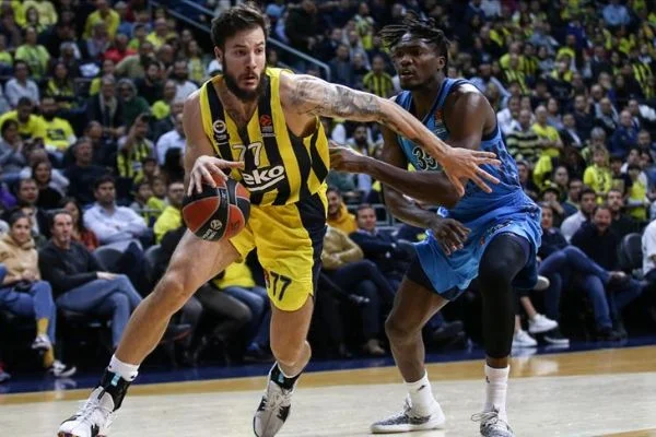 Fenerbahçe Beko uzatmada kazandı