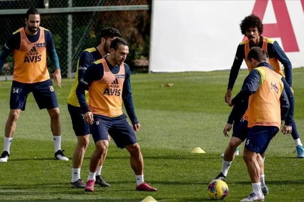 Fenerbahçe, Gençlerbirliği maçı hazırlıklarını tamamladı