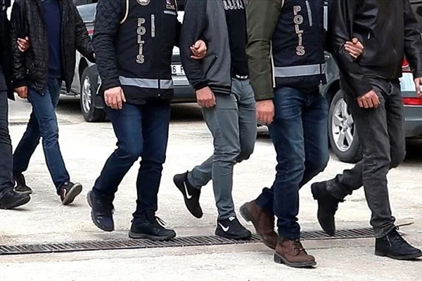 FETÖ'nün Avrupa'daki 'pazarlamacılar'ı yakalandı