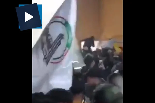Haşdi Şabi destekçilerinin ABD elçiliğine girdiği an