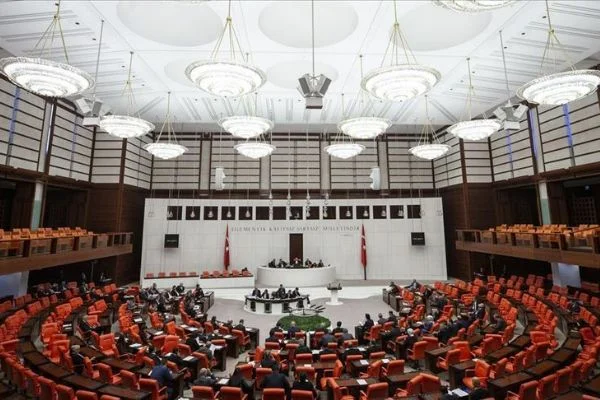 İçişleri Bakanlığına ilişkin yeni düzenlemeler teklifinin iki maddesi daha kabul edildi