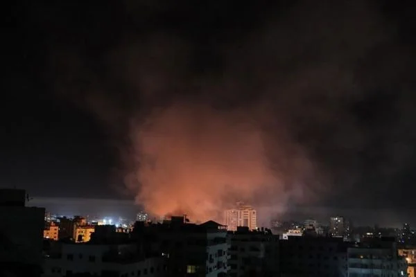 İsrail Gazze'ye hava saldırısı düzenledi