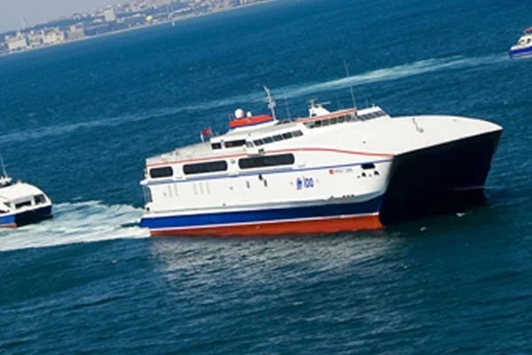 İstanbul'da deniz ulaşımına fırtına engeli