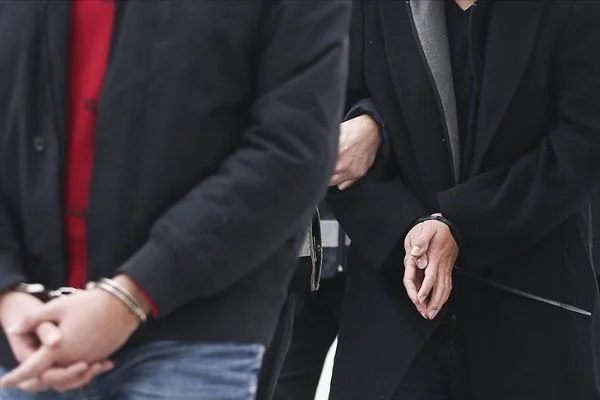 İstanbul'da FETÖ'nün 'gaybubet evleri'ne yönelik operasyonda 6 zanlı yakalandı