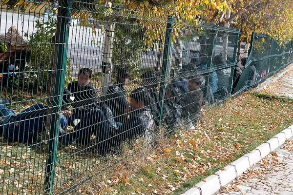 İstanbul'da son 6 ayda 5 bin 949 düzensiz göçmen sınır dışı edildi
