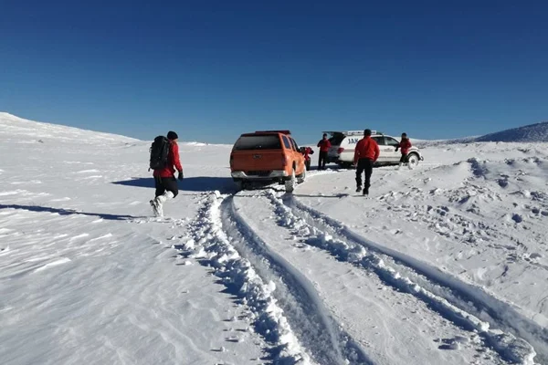 Kayıp dağcılarla ilgili Vali'den açıklama