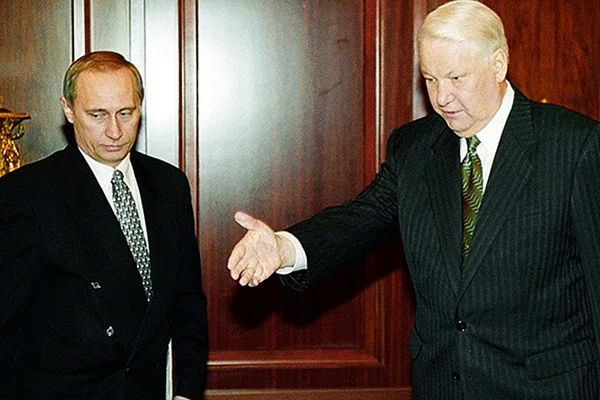 KGB ajanı Putin'i devlet başkanlığına götüren süreç