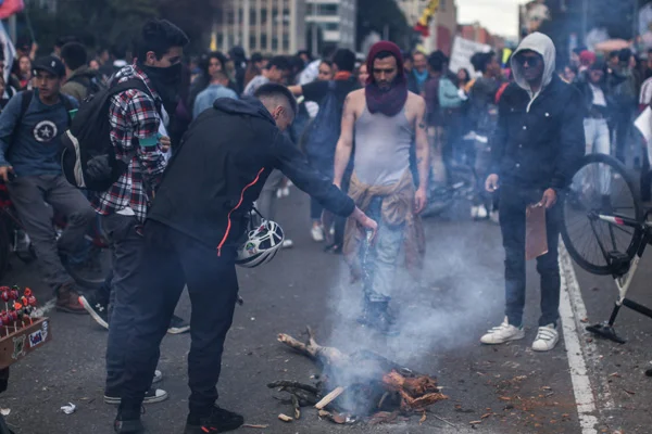 Kolombiya'da diyalog masasına rağmen protestolar sürüyor