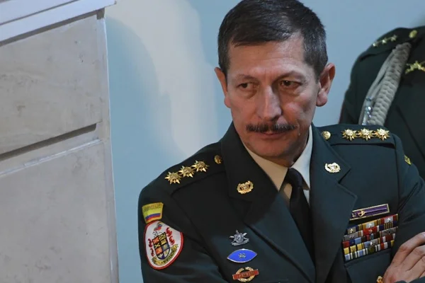 Kolombiya'da kritik istifa: Kara Kuvvetleri Komutanı görevi bıraktı