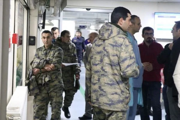 Kütahya'da 74 asker gıda zehirlenmesi şüphesiyle hastaneye kaldırıldı
