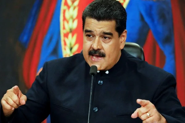 Maduro muhalifi iki parlamenter İtalya'ya getirildi