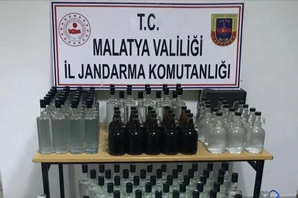 Malatya'da 230 litre sahte içki ele geçirildi