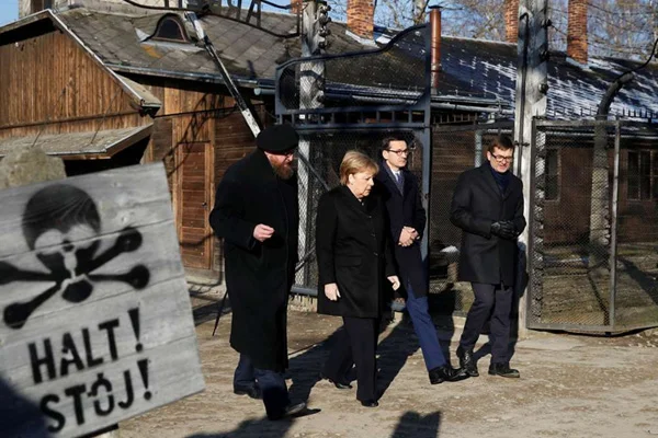 Merkel, ilk kez Nazilerin katliam kampında