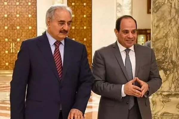 Middle East Monitor: Sisi, Hafter'e Trablus'a girmesi için çok sayıda tank verecek