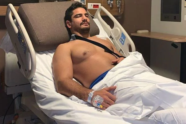 Milli güreşçi Taha Akgül sakatlandı