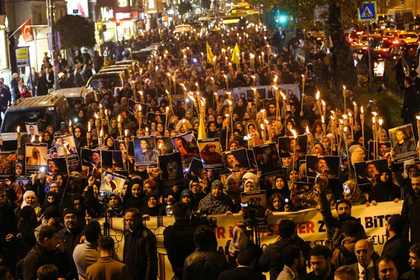 Mısır zindanlarındaki mahkumlar için İstanbul'da yürüyüş gerçekleştirildi